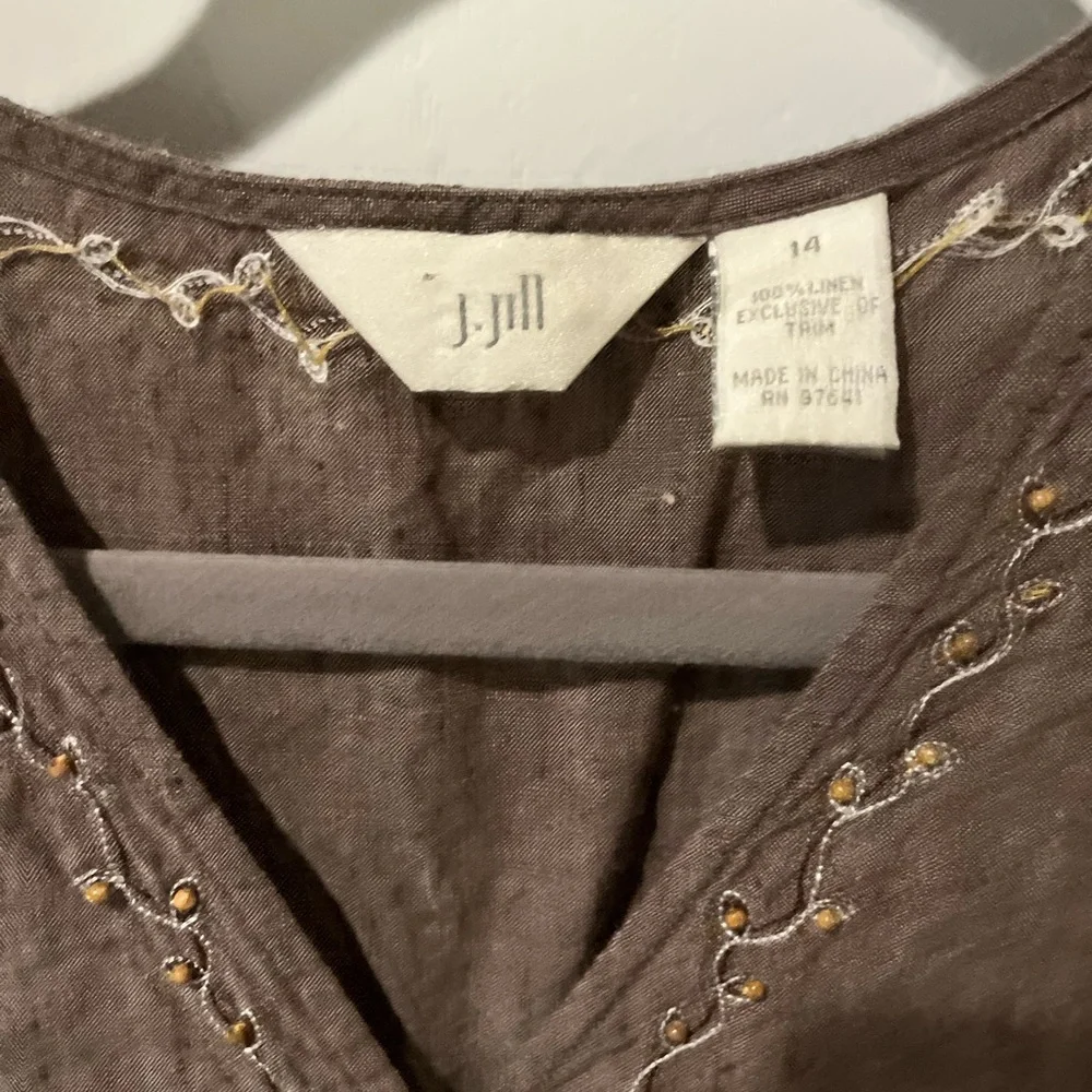 Linen Vintage J Jill Brown Sleeveless Blouse with Embroidery and Beads - Picture 3 of 5